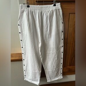 White Button-Accent Boutique Pants